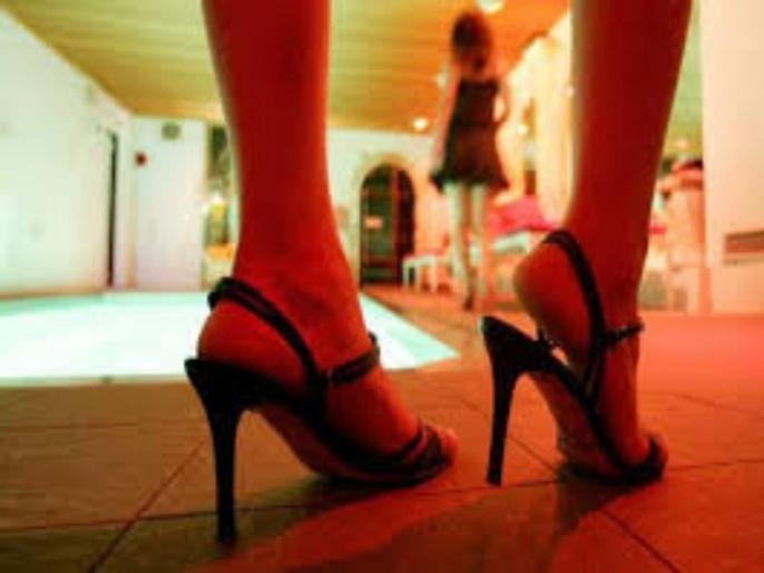 CoronaVirus Marathi News quarantine hotel sex scandal linked corona outbreak australia | CoronaVirus News : बापरे! क्वारंटाईन सेंटरमध्ये सेक्स रॅकेट; अनेकांना कोरोनाची लागण, घटनेने खळबळ