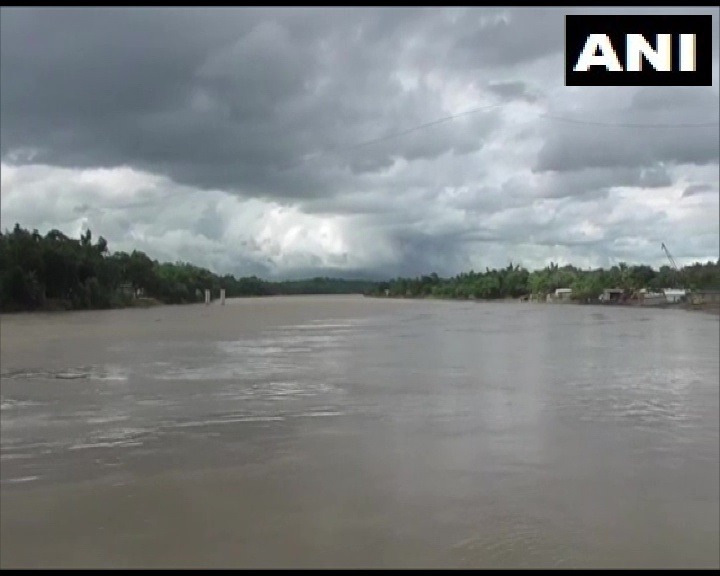 assam flood death toll reach 110 pm narendra modi assures support | Assam Floods : आसामला पुराचा तडाखा, तब्बल 110 जणांचा मृत्यू