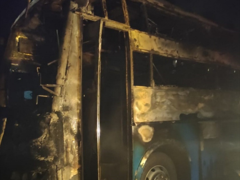 five people with baby died in private bus when it got fire in chitradurga karnataka | भयंकर! धावत्या बसने अचानक घेतला पेट; 5 जणांचा होरपळून मृत्यू, 27 जण जखमी