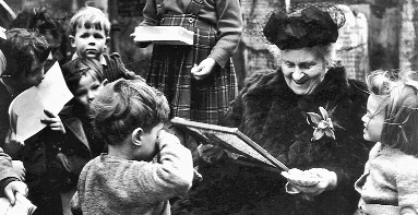 Maria Montessori: Love experiments on school children in Rome | मारिया मॉँटेसरी : रोमच्या शाळेतले मुलांवरच्या प्रेमाचे प्रयोग