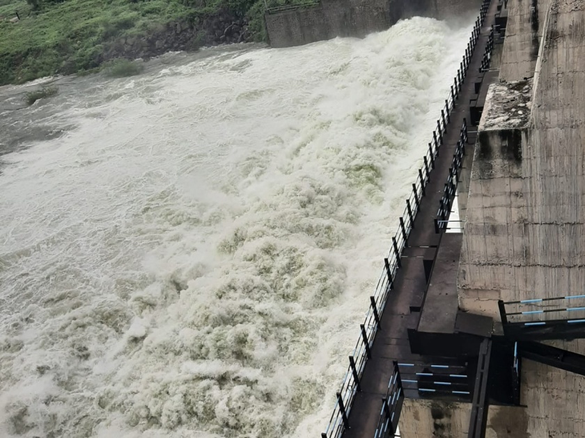 14 doors of lower Dudhna dam project opened | निम्न दुधना प्रकल्पाचे १४ दरवाजे उघडले