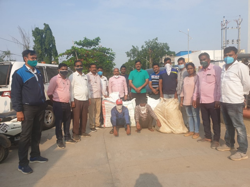 106 kg cannabis seized in Aurangabad | औरंगाबादमध्ये पकडला १०६ किलो गांजा