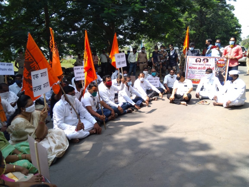 agitation for Maratha reservation started in front of the Revenue Minister's house | बाळासाहेब थोरातांच्या घरासमोर बहीण आंदोलनाला बसली; मराठा आरक्षणासाठी आग्रही