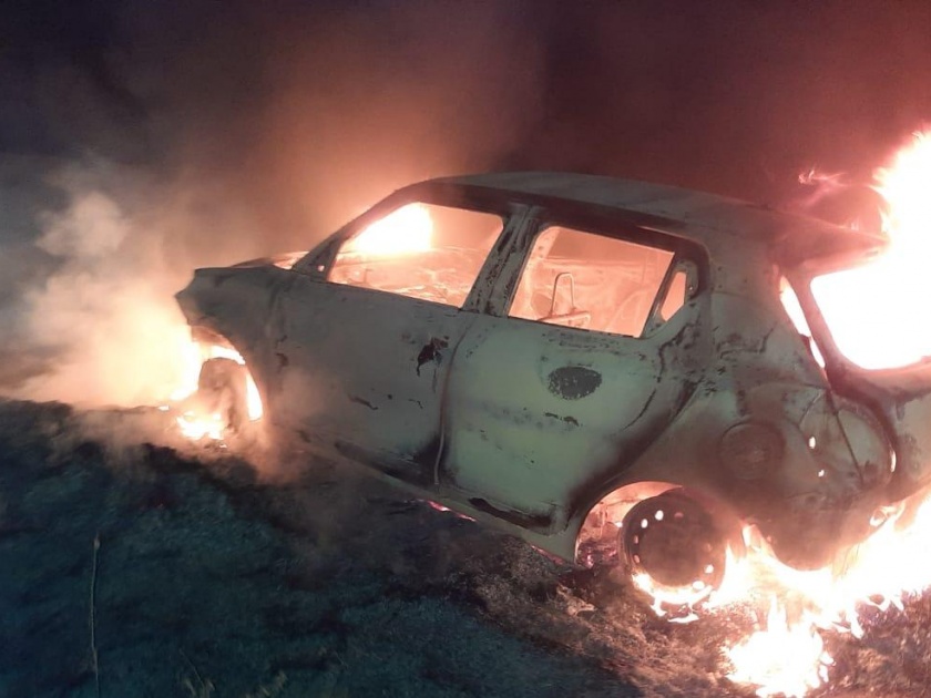 Hingoli-Nanded road burning car tremors | हिंगोली- नांदेड मार्गावर बर्निंग कारचा थरार