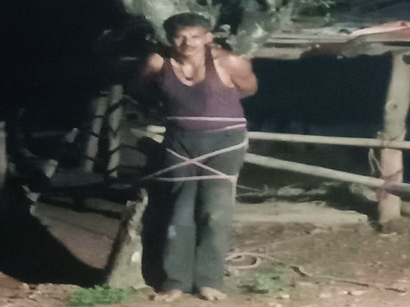 woman beaten and molested by drunken person in balaghat video goes viral | महिलेची छेड काढणं पडलं महागात; झाडाला बांधून गावकऱ्यांच्या मदतीने केली यथेच्छ धुलाई