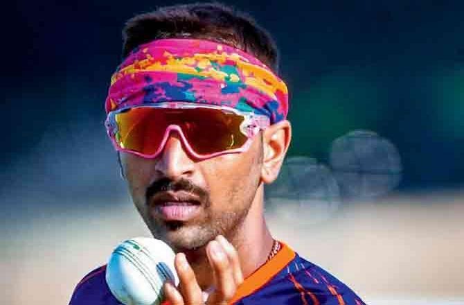 Indian Cricketer Krunal Pandya detained at International Airport | खळबळजनक! क्रिकेटर कृणाल पांड्याला आंतरराष्ट्रीय विमानतळावर घेतले ताब्यात 