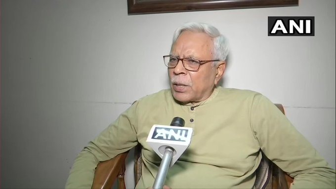 In Bihar, Congress became a shackle for Mahagathbandhan, a senior RJD leader Shivanand Tiwari alleged | बिहारमध्ये काँग्रेस महाआघाडीसाठी बेडी ठरली, आरजेडीच्या ज्येष्ठ नेत्याने केला आरोप