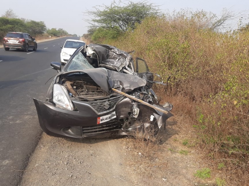 The car crashed; Three killed in road mishap near Pulgaon | कारचा झाला चेंदामेंदा; पुलगावाजवळ भीषण अपघातात तीन ठार  