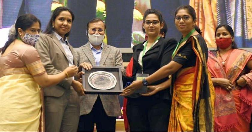 Lady Singham Aarti Singh honored with 'Covid Woman Warriors The Real Hero' Award | लेडी सिंघम आरती सिंह 'कोविड वुमन वॉरिअर्स द रिअल हीरो' पुरस्काराने सन्मानित