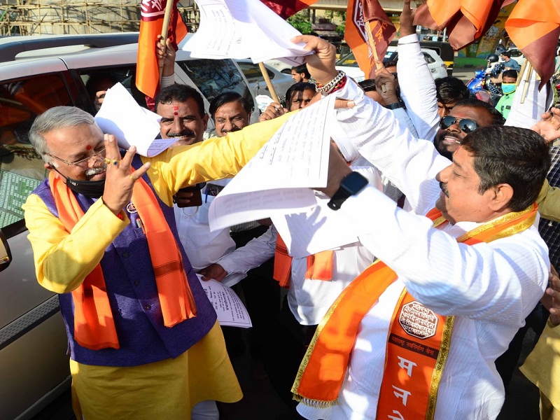 'rename Sambhajinagar'; MNS throws leaflets at Shiv Sena leaders in Aurangabad | 'संभाजीनगर नामकरण करा'; मनसेने शिवसेना नेत्यांवर भिरकावली पत्रके