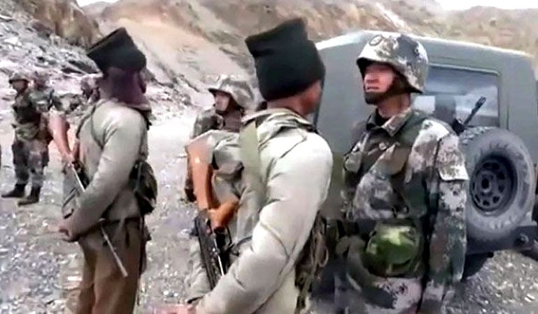 India China faceoff : Four Chinese soldiers were killed in a bloody clashes in Galwan, Finally China confessed | India China faceoff : अखेर चीनने गलवानमधील नामुष्की कबूल केली, मृत सैनिकांची नावेही जाहीर केली