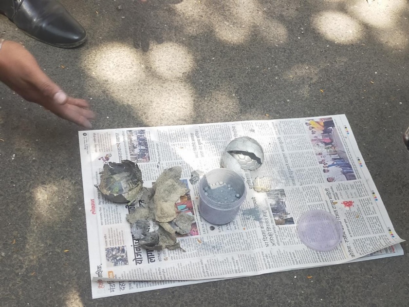 Scare over the found of a bomb-like object in a high-profile area in Nashik | बॉम्ब सदृश्य वस्तू निघाली एक फटाका; नाशिकमध्ये उच्चभ्रू वस्तीत अज्ञात वस्तू आढळल्याने खळबळ