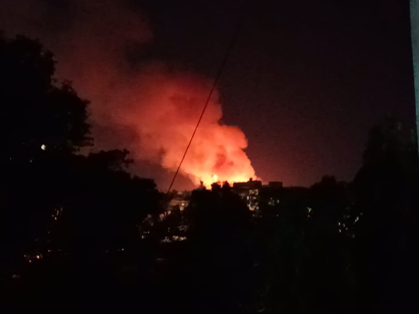 Big fire in dumping ground in Kalyan | कल्याणच्या डम्पिंग ग्राऊंडला मोठी आग