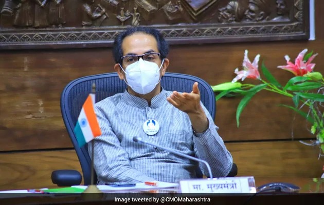 Coronavirus in Maharashtra : Plan a lockdown as health facilities are declining - CM | आरोग्य सुविधा कमी पडत असल्याने लॉकडाऊनचे नियोजन करा - मुख्यमंत्री