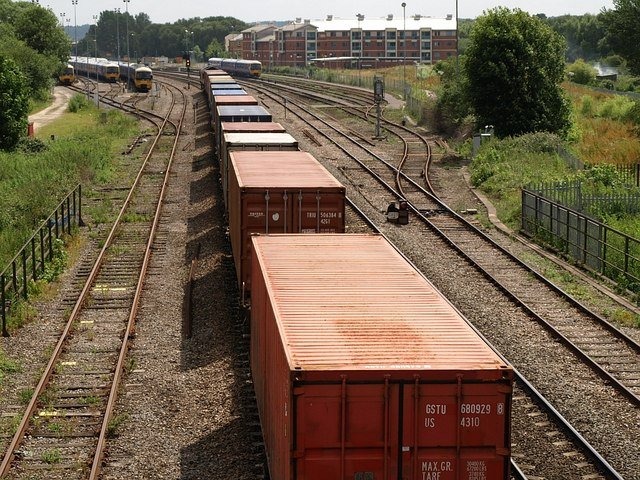 Most freight even during the Corona period, Central Railway transports 62.02 million tonnes goods | कोरोनाच्या काळातही सर्वाधिक मालवाहतूक, मध्य रेल्वेने केली ६२.०२ दशलक्ष टन वाहतूक