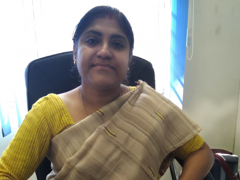 CoronaVirus Live Updates Gujarat professor gasps for breath, dies after Covid hospital turns her away for not taking ambulance | CoronaVirus Live Updates : कोरोना संकटातील धक्कादायक वास्तव! रुग्णवाहिकेतून न आल्याने रुग्णालयाचा उपचारास नकार; प्राध्यापिकेचा मृत्यू