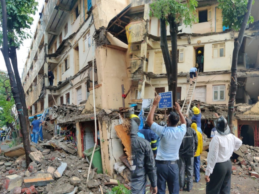 The balcony of a 45-year-old building collapsed in Bhayander; 72 trapped people were taken out | भाईंदरमध्ये ४५ वर्षे जुन्या इमारतीची बाल्कनी कोसळली; अडकलेल्या ७२ जणांना काढलं बाहेर