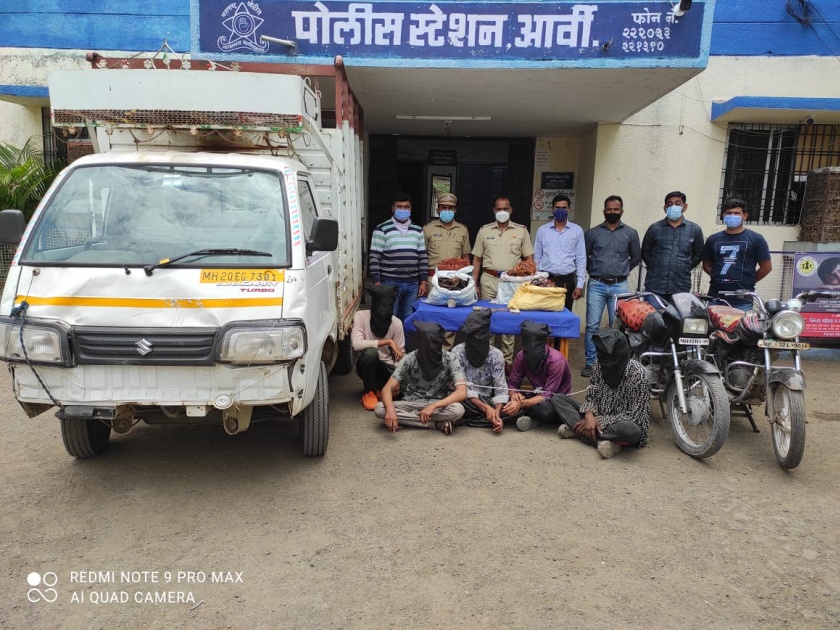 Goods worth Rs 3 lakh 27 thousand 200 seized: Three thieves arrested | ३ लाख २७ हजार २०० रुपयाचा माल  जप्‍त : तीन चोरटे गजाआड