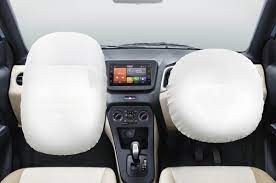 The decision was taken to make airbags mandatory for the front passenger seat as well as the driver in the new car. | आता नव्या कारमध्ये ड्रायव्हरसोबतच फ्रंट पॅसेंजर सीटसाठीही एअरबॅग अनिवार्य, म्हणून घेण्यात आला निर्णय  
