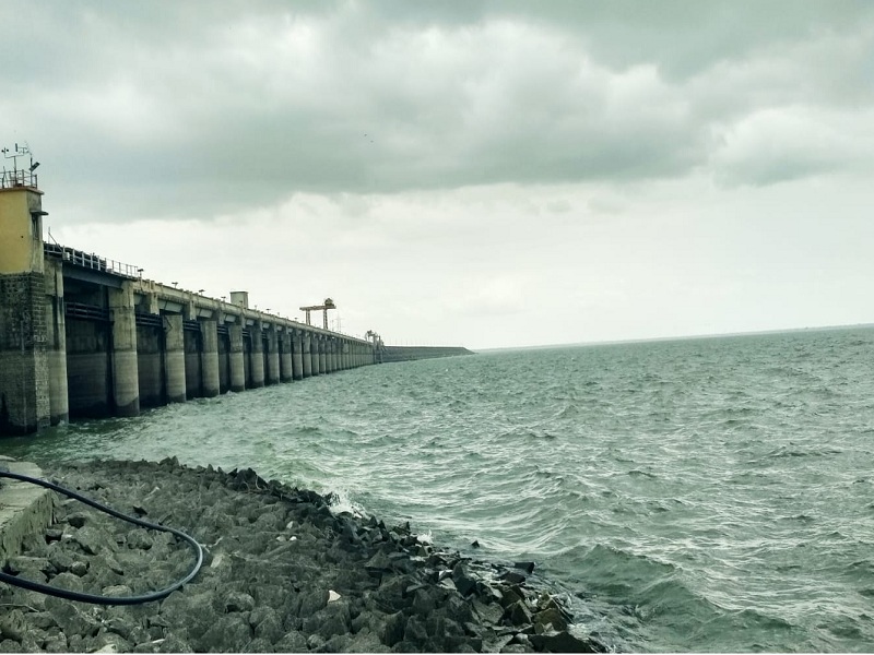 Inflow to Jayakwadi Dam increased; Water storage at 38.35 per cent | जायकवाडी धरणात आवक वाढली; जलसाठा ३८.३५ टक्क्यांवर