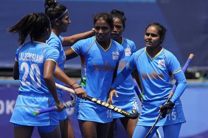 Tokyo Olympics: Indian Women's Hockey team loses to Great Britain, 4-3 in the Bronze Medal match | Tokyo Olympics: पदक हुकले, पण शानदार खेळाने मन जिंकले! अटीतटीच्या लढतीत भारतीय महिला संघाचा ग्रेट ब्रिटनकडून पराभव