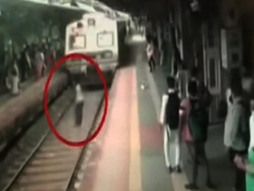 Thrilling! He ended his life by jumping in front of a running local train at Kurla railway station | थरारक! कुर्ला रेल्वे स्थानकात धावत्या लोकल ट्रेनसमोर उडी मारून संपवलं आयुष्य