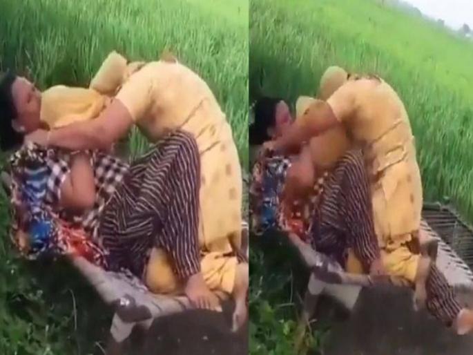 viral video of two women fighting with each other trending on social media | शेतातच 'दोघी' आपापसात भिडल्या; एकमेकींच्या जीवावर उठल्या अन्...; 'त्या' Video मागची भन्नाट गोष्ट 