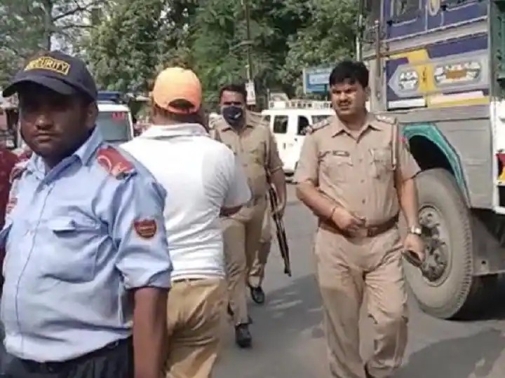 muzaffarnagar crime news molestation and rape attempt with woman in hospital uttar pradesh | संतापजनक! रुग्णालयात उपचार सुरू असलेल्या चिमुकलीच्या आईवर बलात्काराचा प्रयत्न; घटनेने खळबळ