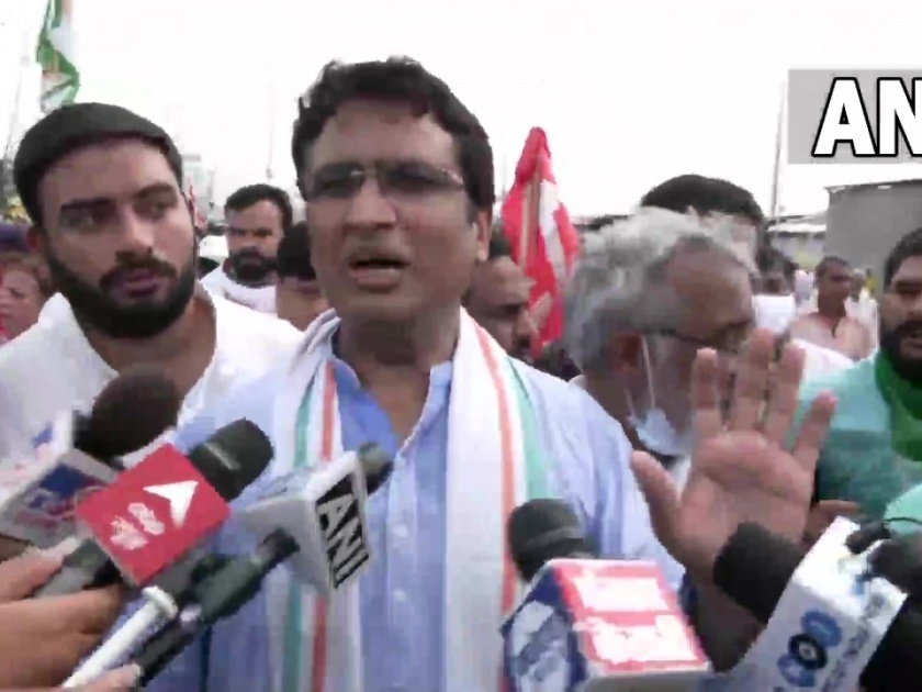 farmers ask delhi congress chief anil chaudhary to leave from their site at ghazipur border | Video - 'हे राजकीय आंदोलन नाही'; भारत बंदमध्ये काँग्रेस नेत्याला शेतकऱ्यांनी दाखवला घरचा रस्ता