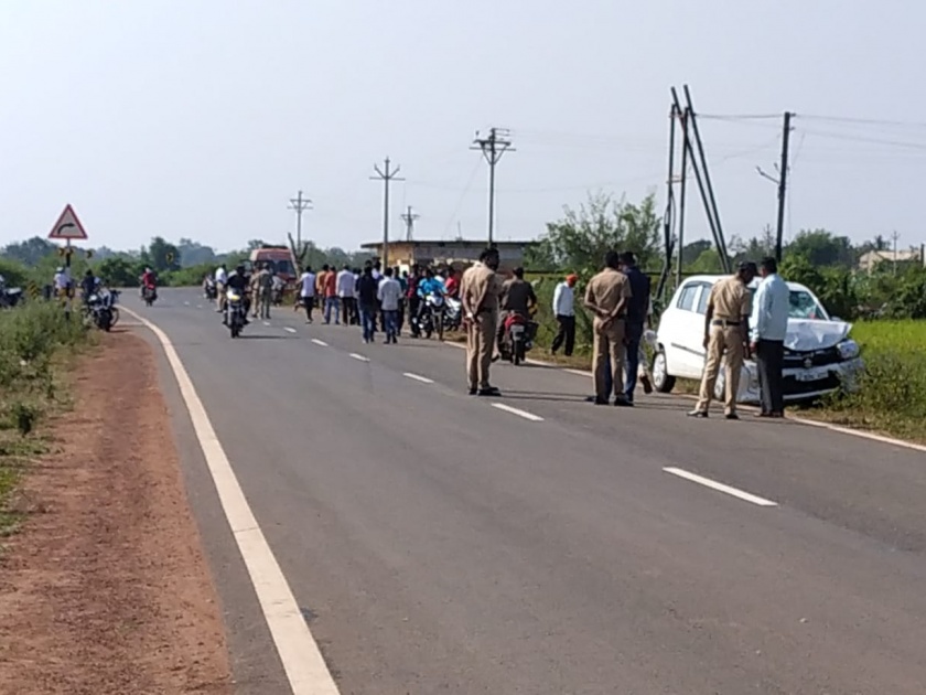 Four-wheeler crushes two-wheelers, two seriously injured at Arjuni Morgaon on Wadsa-Kohmara state highway | भरधाव चारचाकीने दुचाकीस्वारांना चिरडले,दोघे गंभीर, वडसा-कोहमारा राज्यमार्गावर अर्जुनी मोरगाव येथील घटना
