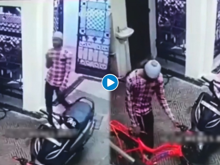 thief stealing cycle gets caught by owner funny video goes viral on social media | सफाईदारपणे सायकलची चोरी केली पण अडकला आपल्याच जाळ्यात, मालकाने असे काही केले की