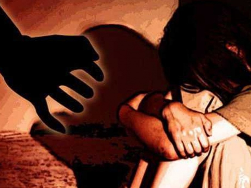 Eighth standard minor girl raped by father; inform to the principal | आठवीत शिकणाऱ्या मुलीवर नराधम बापाने केला बलात्कार; प्रिन्सिपलला सांगितली आपबिती 