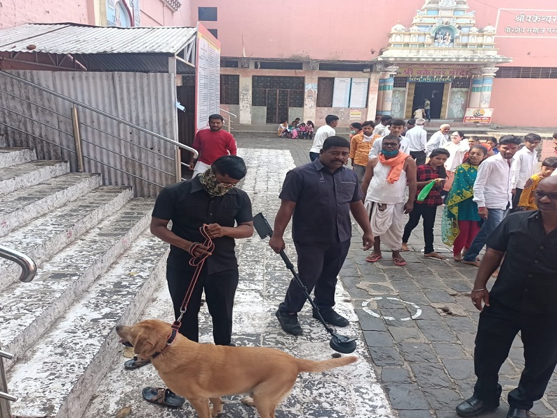 Two arrested from Nanded for threatening to blow up Vaidyanath temple by RDX | वैद्यनाथ मंदिर आरडीएक्सने उडवण्याच्या धमकी प्रकरणी नांदेडमधून दोन संशयित ताब्यात