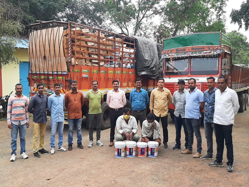 The owner stole the truck along with Rs 32 lakh worth of paint for insurance | विम्यासाठी शक्कल, ३२ लाखांच्या पेंटसह ट्रक मालकानेच पळविला