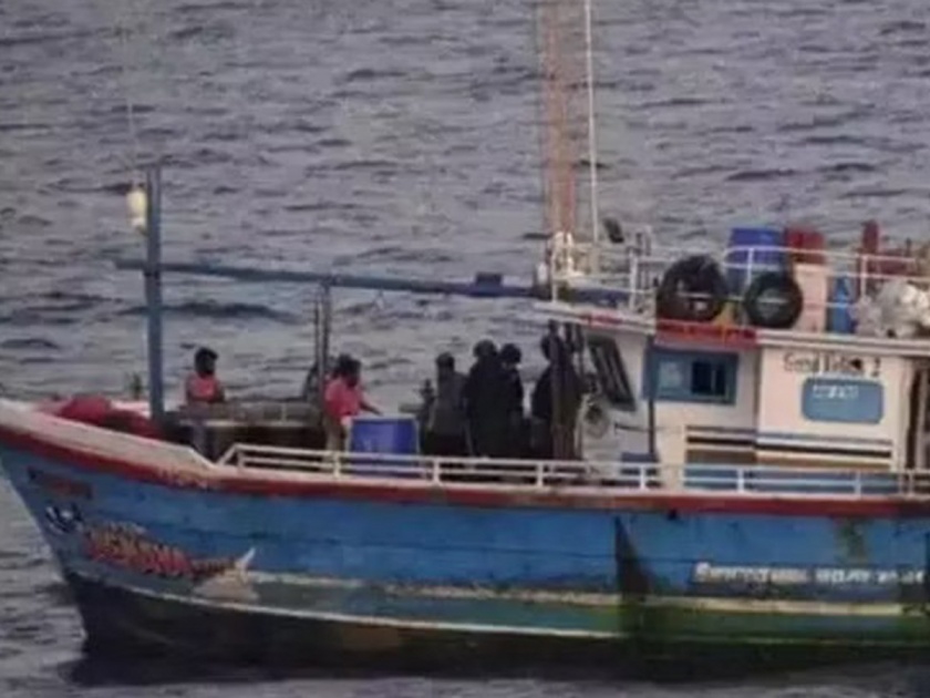 Crores of drugs seized from Pakistani boat 'Al Haj', 9 smugglers arrested | पाकिस्तानी बोट ‘अल हज’मधून कोटींचे ड्रग्ज जप्त, ९ तस्करांना केली अटक