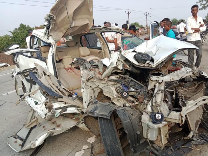 A car accident near Sarkali Pati; One killed and one seriously injured | सरकळी पाटीजवळ कार टेम्पोचा भीषण अपघात; एक ठार तर एक गंभीर जखमी