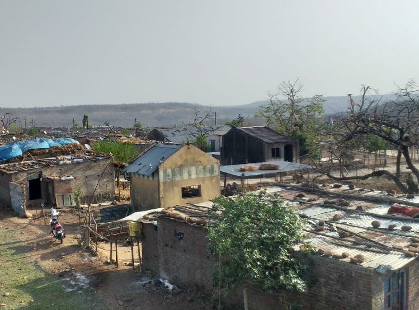 Development works stopped and villagers are suffering in Dewhari khamgaon | देव्हारीचे पुनवर्सन रखडले; विकासकामे ठप्प, गावकरी त्रस्त