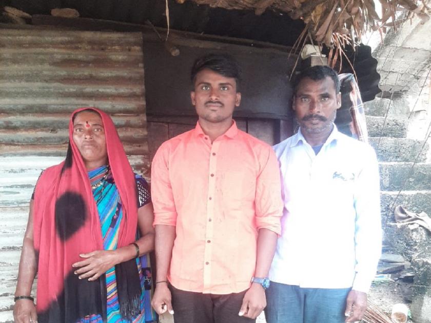 520 marks in NEET examination of sugarcane worker's son in Nanded; Villagers will get the first doctor | ऊसतोड कामगाराच्या मुलाची नीट परीक्षेत ५२० गुण; गावकऱ्यांना मिळणार पहिला डॉक्टर