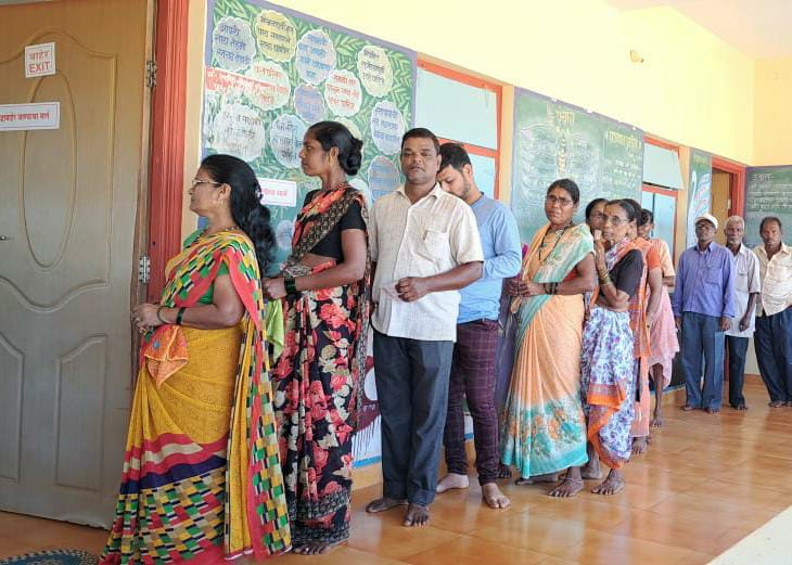 34.45 percent voting in Ratnagiri district so far | रत्नागिरी जिल्ह्यात आतापर्यंत ३४.४५ टक्के मतदान
