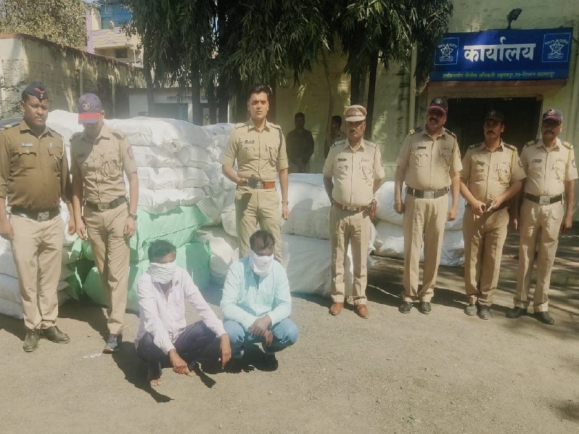 police team raids in illegal guthkha stock Ahamadpur, two in arrested! | खबऱ्याने फाेडले गुटख्याचे बिंग; पोलिस पथकाचे छापे, दाेघे जाळ्यात..!