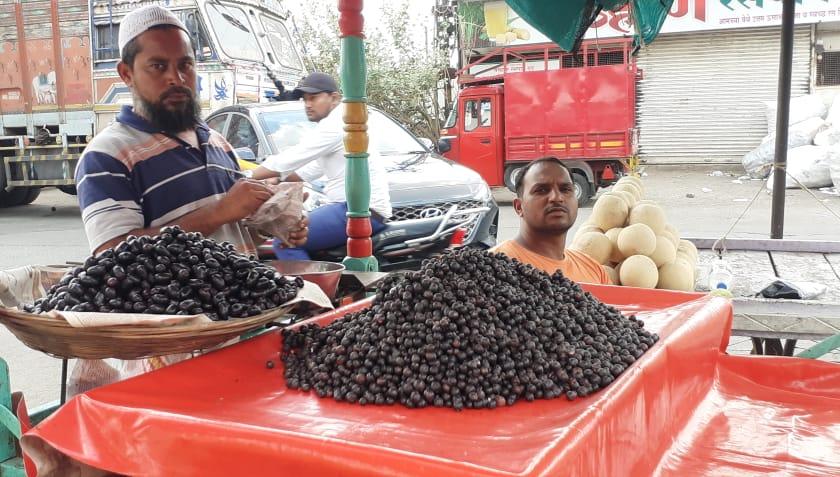 Ranmevya of Konkan made Solapur's mouth juicy! | कोकणच्या राणमेव्यानं केलं सोलापूरकरांचं तोंड रसाळ!