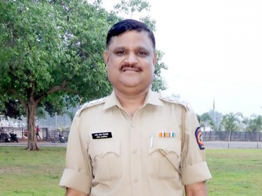 Medals to eight policemen including sub-divisional officers of Parbhani district | परभणी जिल्ह्यातील उपविभागीय अधिकाऱ्यांसह आठ पोलिसांना पदक