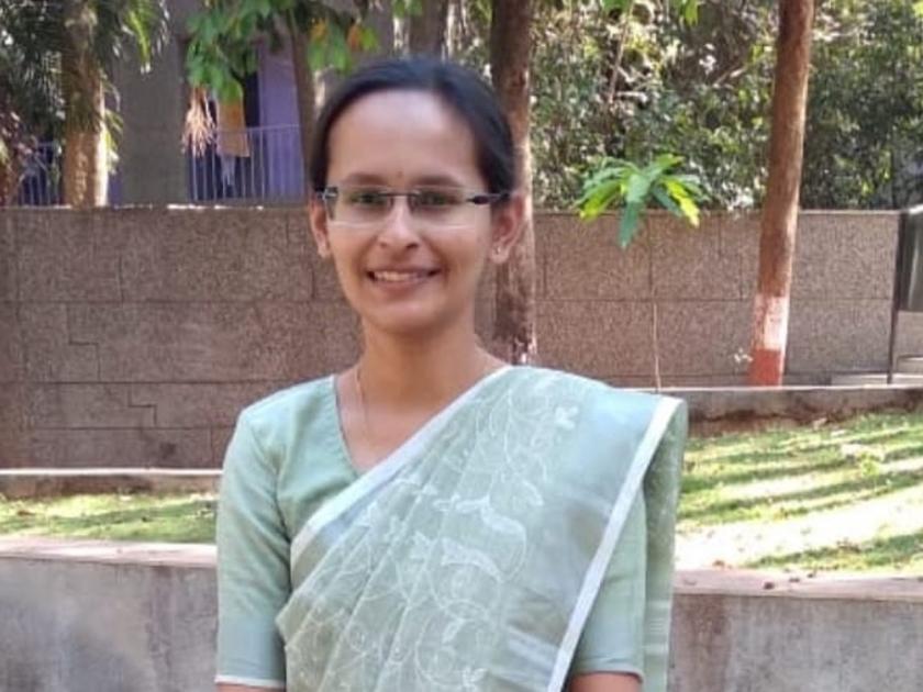 MPSC Result: A hardworking mother who cooks food in Anganwadi has a daughter selected as 'CEO' | MPSC Result: झेडपी शाळेत खाऊ शिजविणाऱ्या कष्टकरी आईची लेक झाली ‘मुख्याधिकारी’