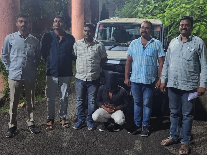 Jeep stolen from Hingoli recovered in Telangana | हिंगोलीतून चोरी गेलेली जीप सापडली तेलगंणात