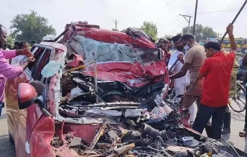 eight including two children killed in road acciden in tamilnadu | भीषण अपघात! मंदिरातून परतताना काळाचा घाला; कार-ट्रकची धडक, 8 जणांचा मृत्यू