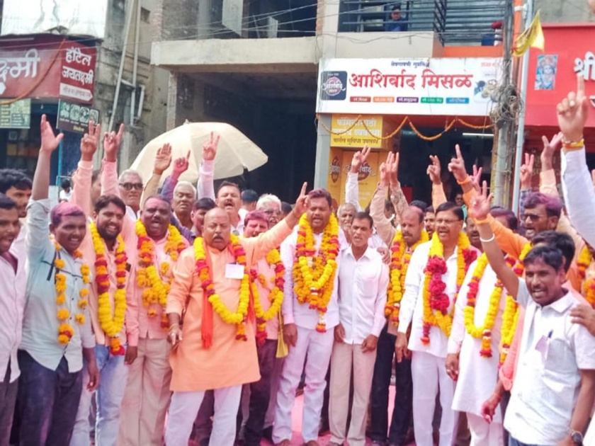 Minister Sandipan Bhumare's group dominates Vadwali Gram Panchayat in Paithan taluka | पैठणमधील वडवाळी ग्रामपंचायतीवर मंत्री भुमरे गटाचे वर्चस्व; ठाकरे गटाचा पराभव