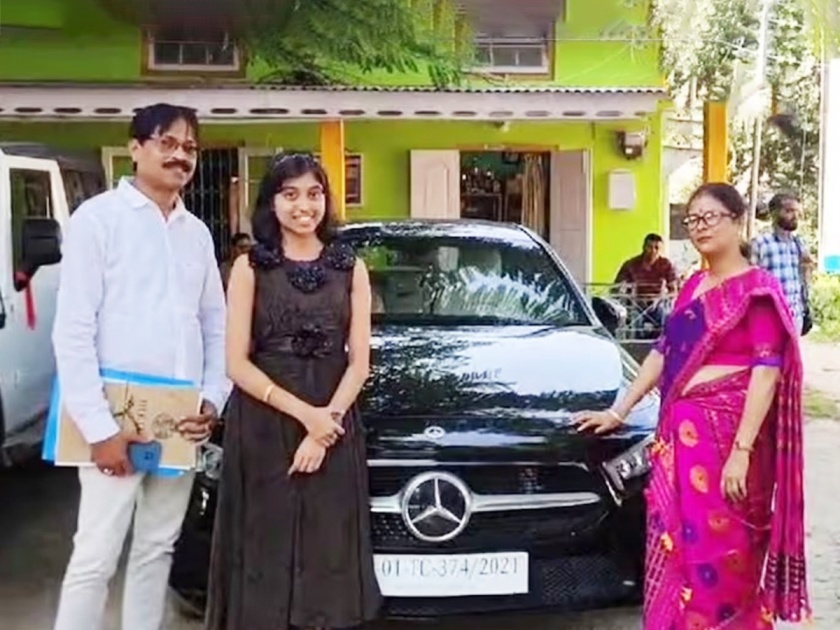 student from barpeta owns luxury mercedes car worth rs 50 lakh for just rs 100 | भारीच! 17 वर्षीय मुलीचं एका रात्रीत नशीब फळफळलं, 100 रुपयांत मिळाली 50 लाखांची कार
