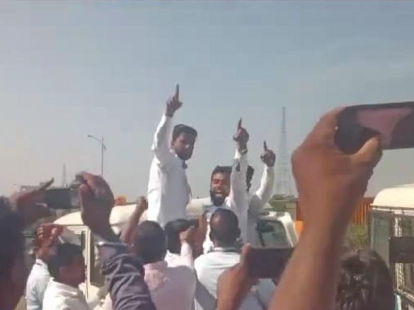 The youth of the Maratha community showed black flags to Bawankule's convoy | मराठा समाजाच्या युवकांनी बावनकुळे यांच्या ताफ्याला दाखवले काळे झेंडे