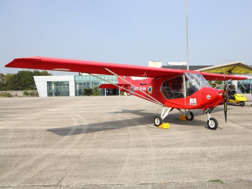 Four small planes landed at Nanded airport | ‘पर्वत से सागर तिरंगा’ या अभियानात नांदेडच्या विमानतळावर उतरली चार छोटी विमाने