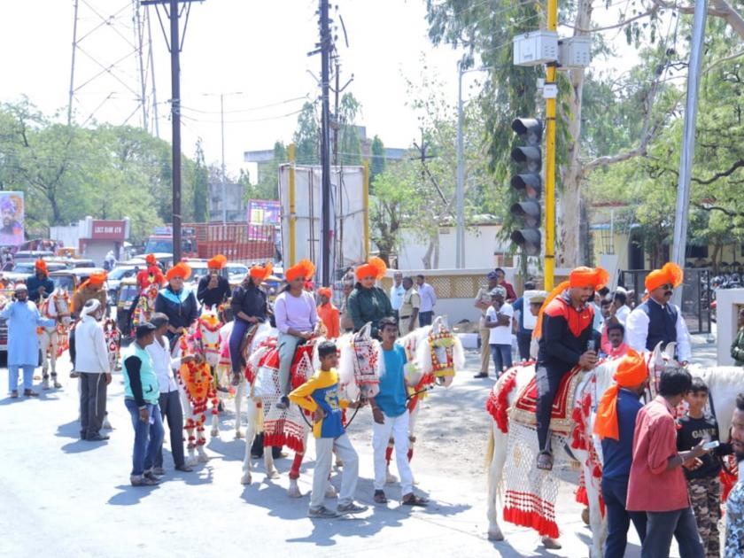 A sporting atmosphere in Udgir with a procession of wrestlers; Khashaba Jadhav wrestling tournament begins | कुस्तीगीरांच्या मिरवणुकीने उदगीरात क्रीडामय वातावरण; खाशाबा जाधव कुस्ती स्पर्धेला सुरुवात